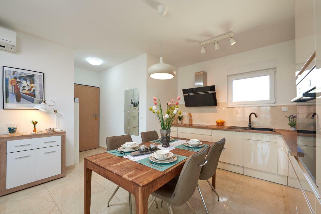 Golubica Apartment Trogir Exterior photo